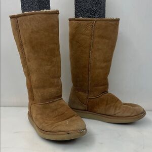 Uggs size 10 
Classic Tall Shearling Lined Suede Boots - Chestnut Brown